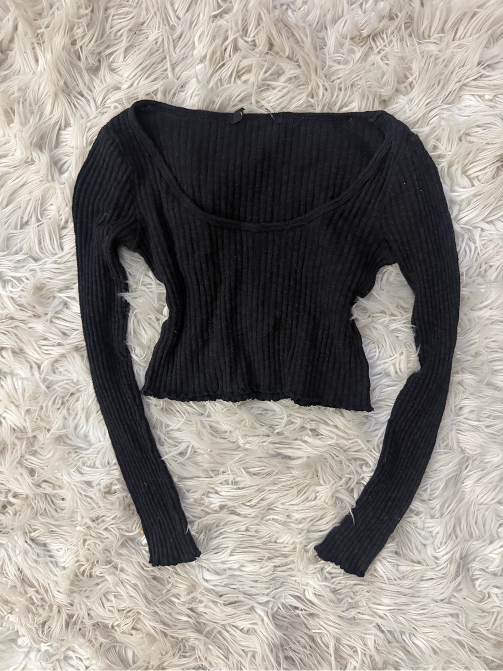 Black Ribbed Long-Sleeve Scoop Crop Top